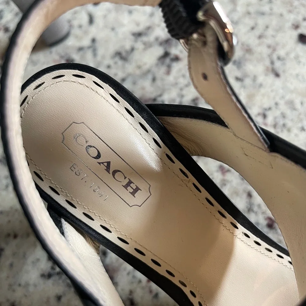 Coach genaveeve leather
